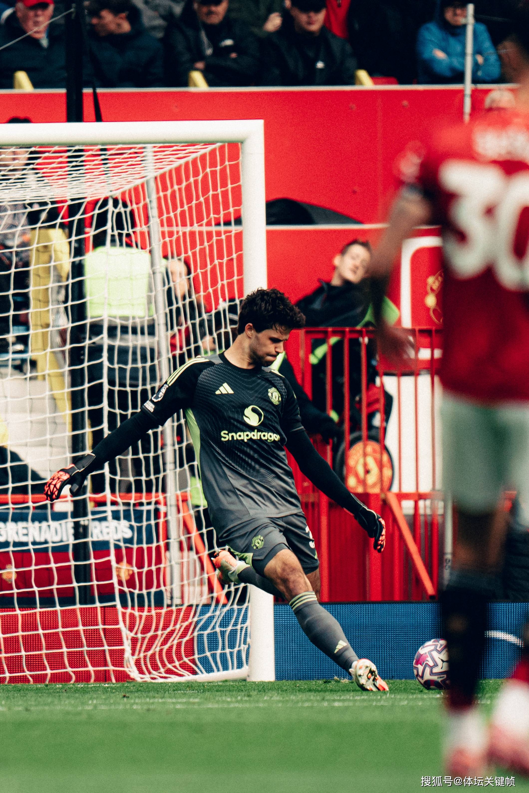 宝威体育-曼联中场转会最新消息